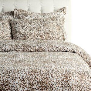 Amo La Casa Leopard Print Queen Sheet Set & Duvet Cover 7 Pieces Set